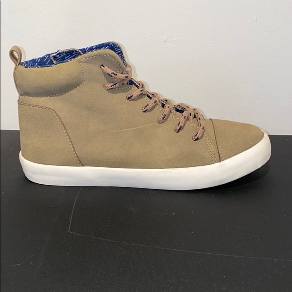 Boys Cat & Jack high top casual sneakers size 13 - Picture 3 of 7